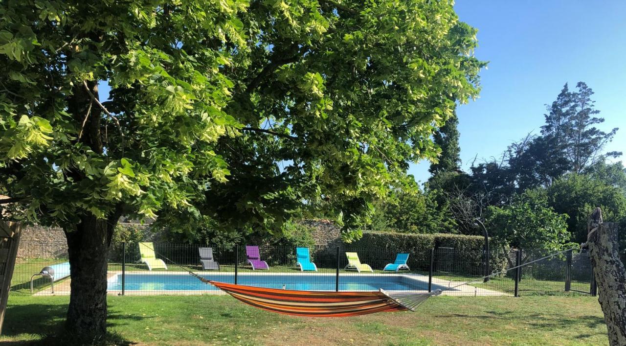 L'Enclos Bleu, Gite - Marais Poitevin Avec Piscine Chauffee Chaille-Les-Marais Ngoại thất bức ảnh