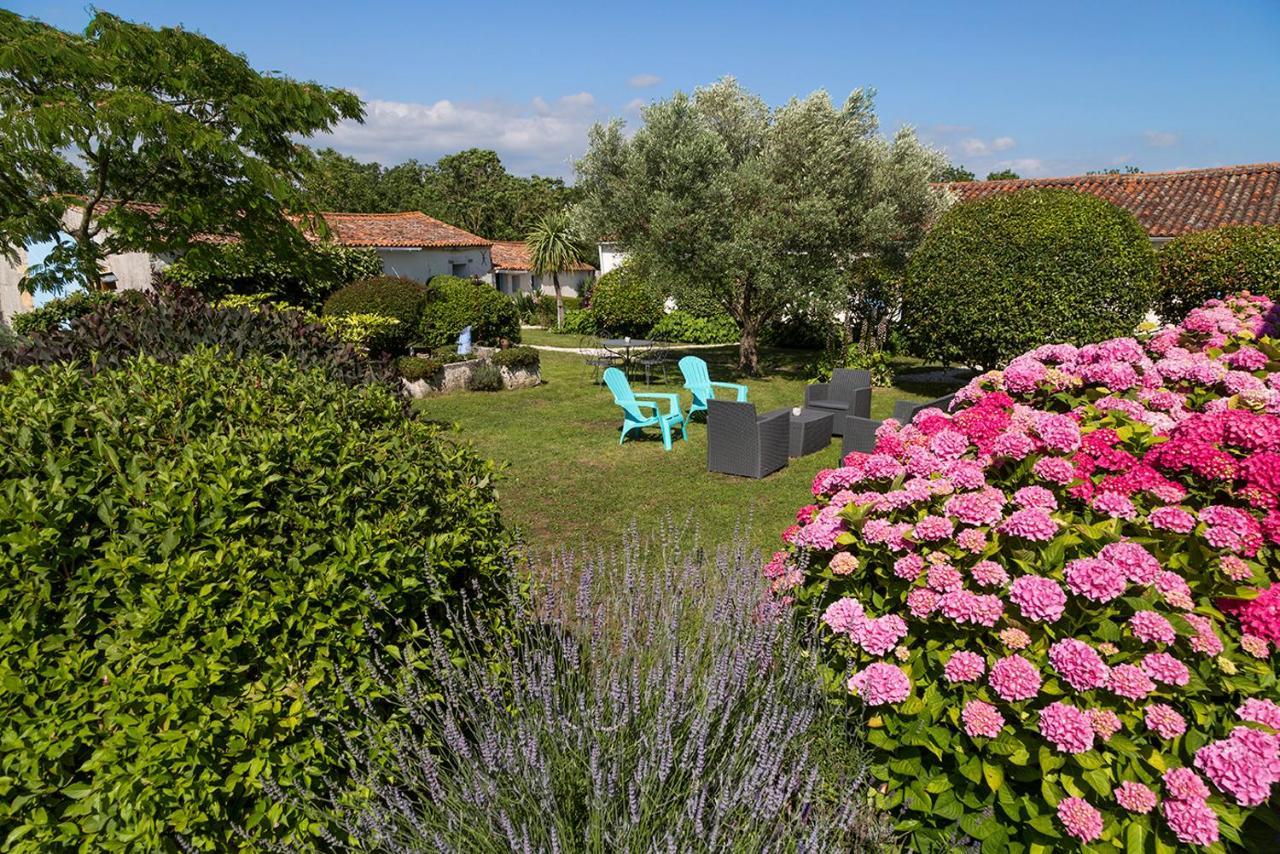L'Enclos Bleu, Gite - Marais Poitevin Avec Piscine Chauffee Chaille-Les-Marais Ngoại thất bức ảnh