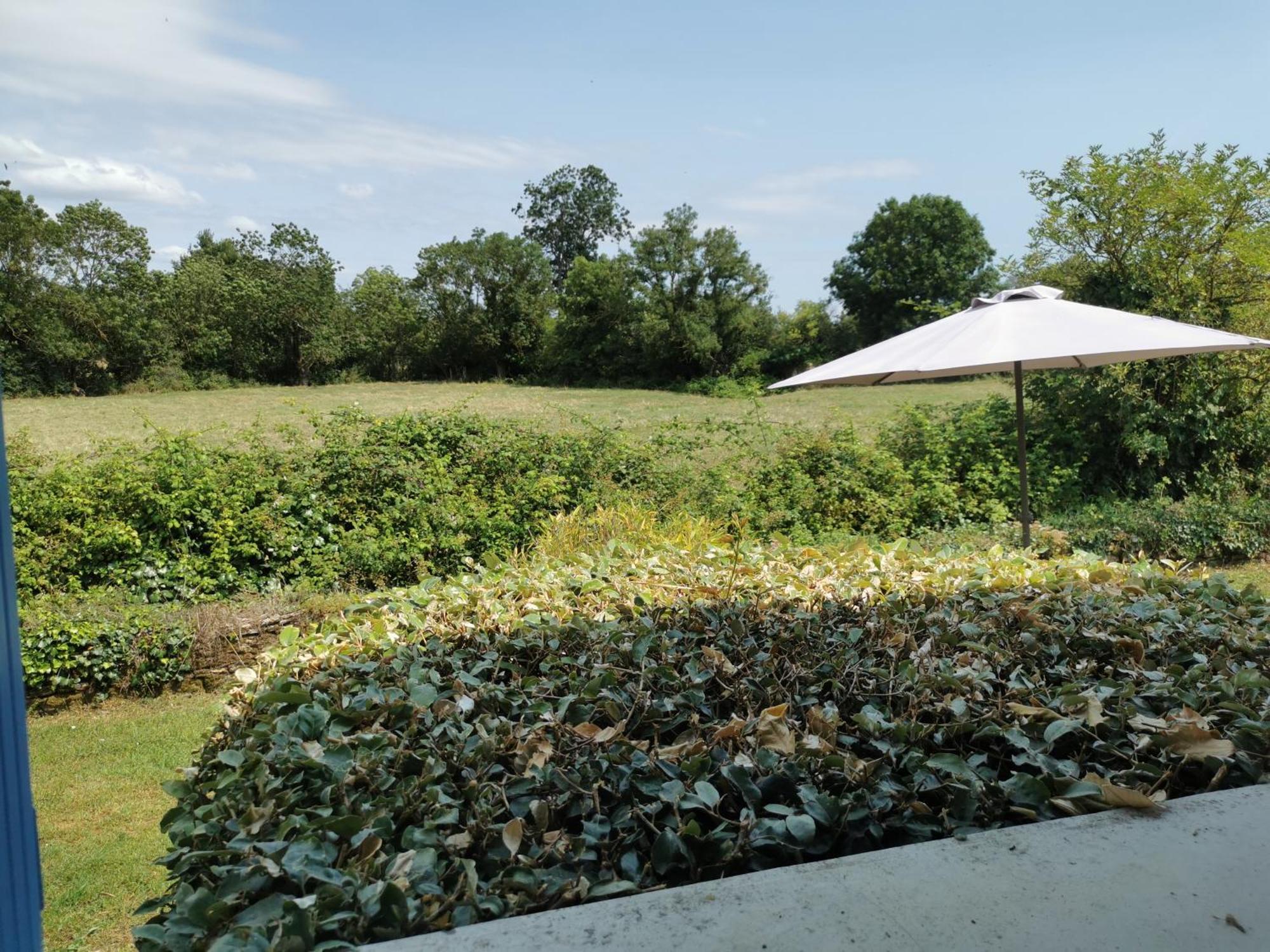 L'Enclos Bleu, Gite - Marais Poitevin Avec Piscine Chauffee Chaille-Les-Marais Ngoại thất bức ảnh